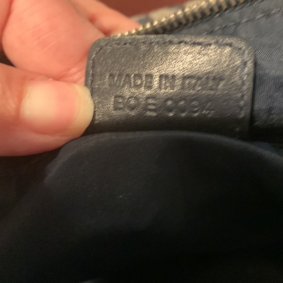 ***Sold****Christian Dior shoulder blue bag, some discoloration on top of zipper - Picture 6 of 12